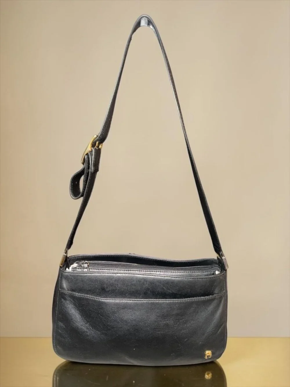 VTG Etienne Aigner Shoulder Bag Black Leather Brass Pocket Purse Horseshoe Logo - Picture 3 of 11